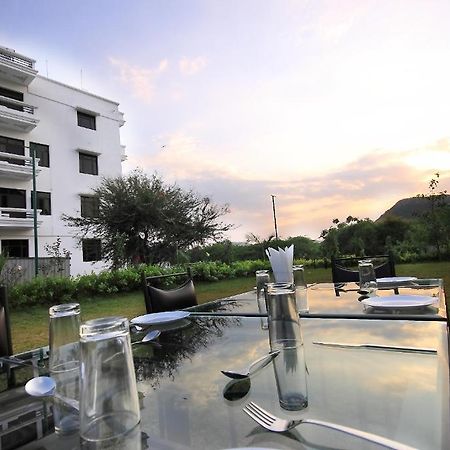 Hotel Devi Palace Ουνταϊπούρ Εξωτερικό φωτογραφία