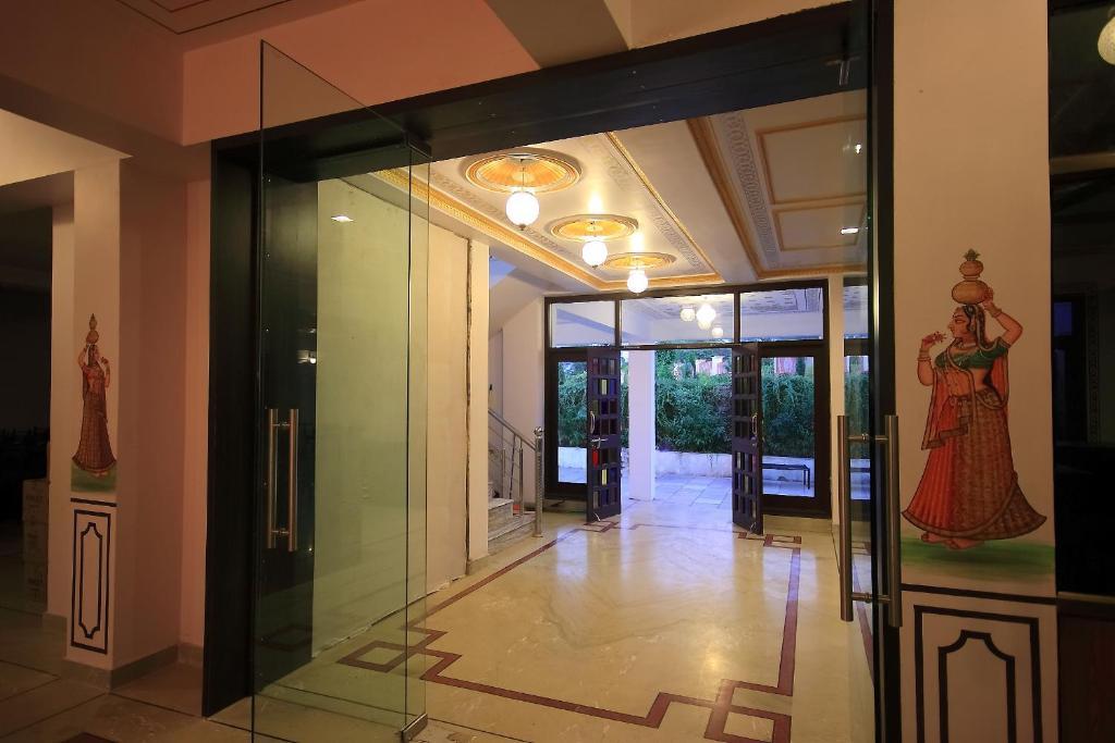 Hotel Devi Palace Ουνταϊπούρ Εξωτερικό φωτογραφία